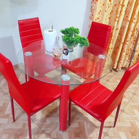 מלון איקה Travel House מראה חיצוני תמונה