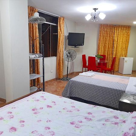 מלון איקה Travel House מראה חיצוני תמונה