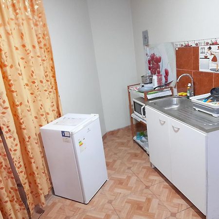 מלון איקה Travel House מראה חיצוני תמונה