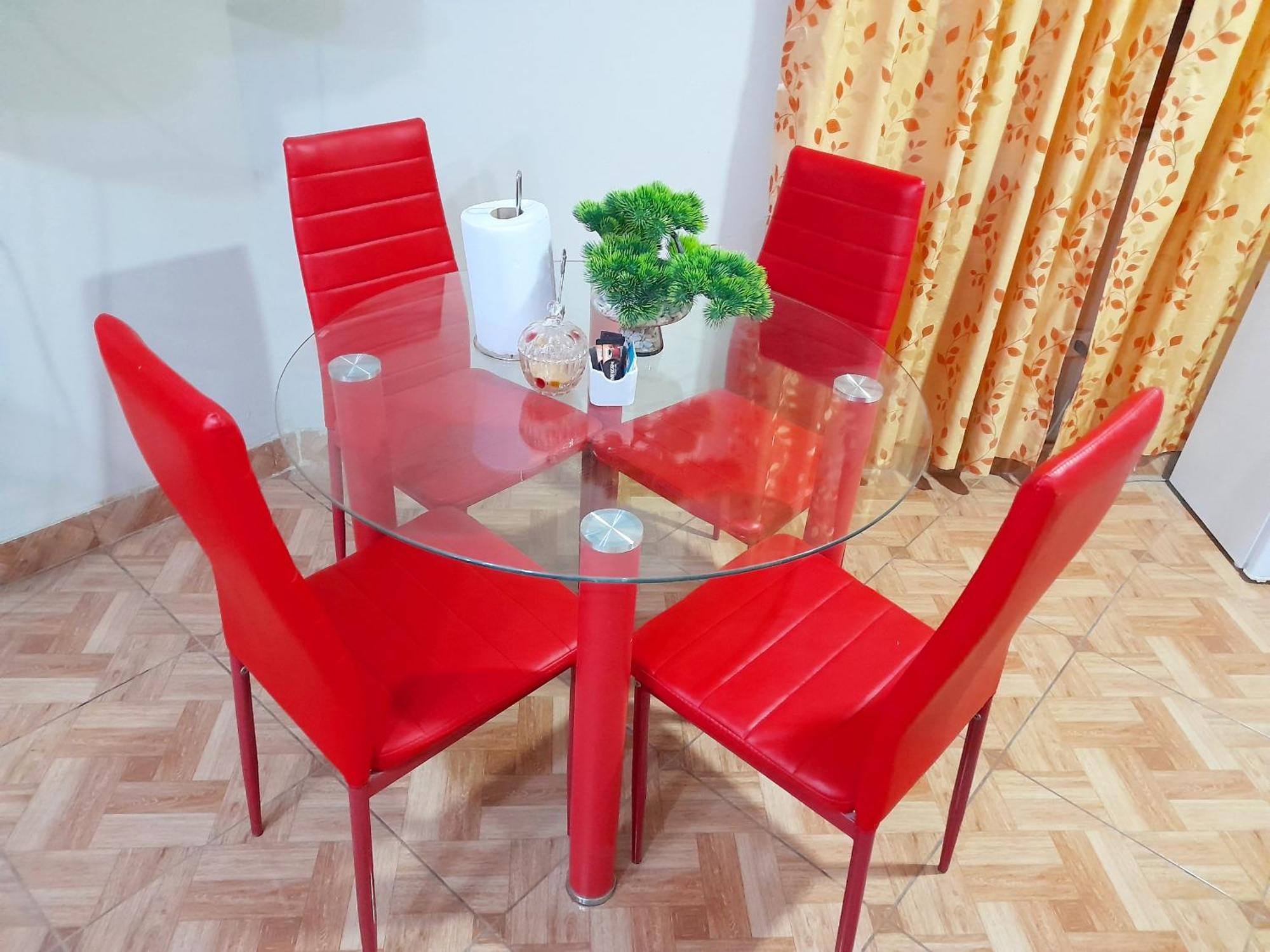 מלון איקה Travel House מראה חיצוני תמונה