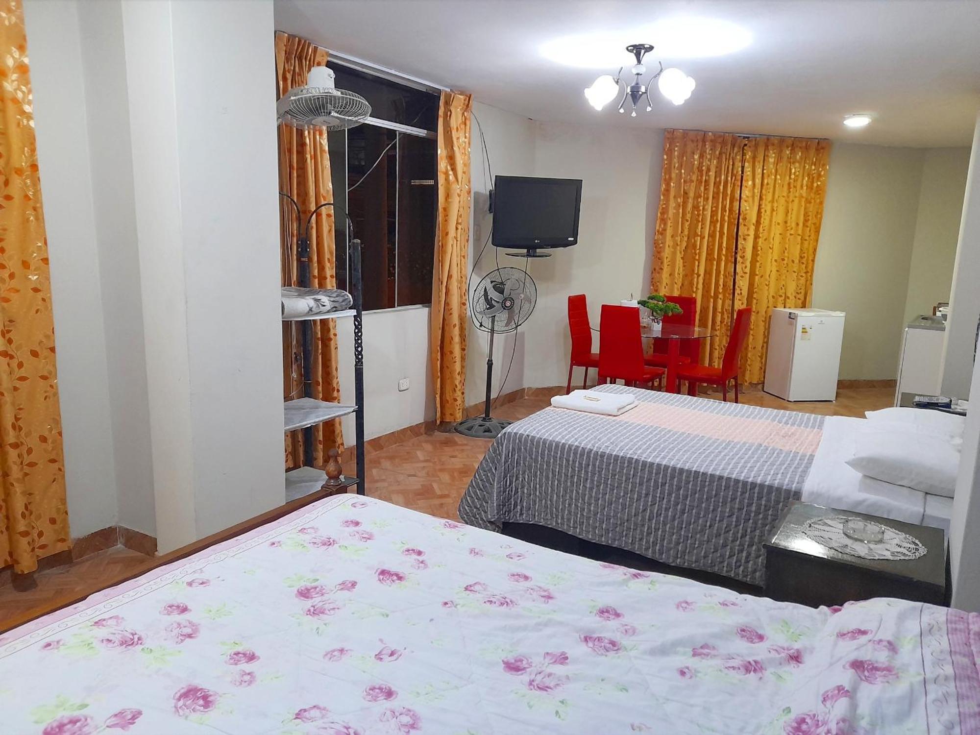 מלון איקה Travel House מראה חיצוני תמונה